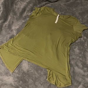 Lululemon size 12 Model Open Up Tie Back T-Shirt